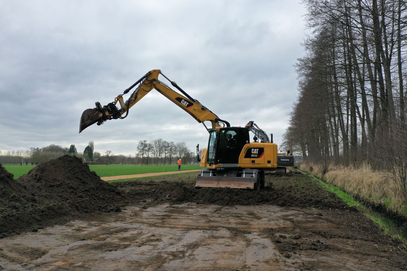 Graafmachine aan het werk bij grondverzet